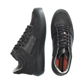 YG18.BLK_packshot_6.6f072e19
