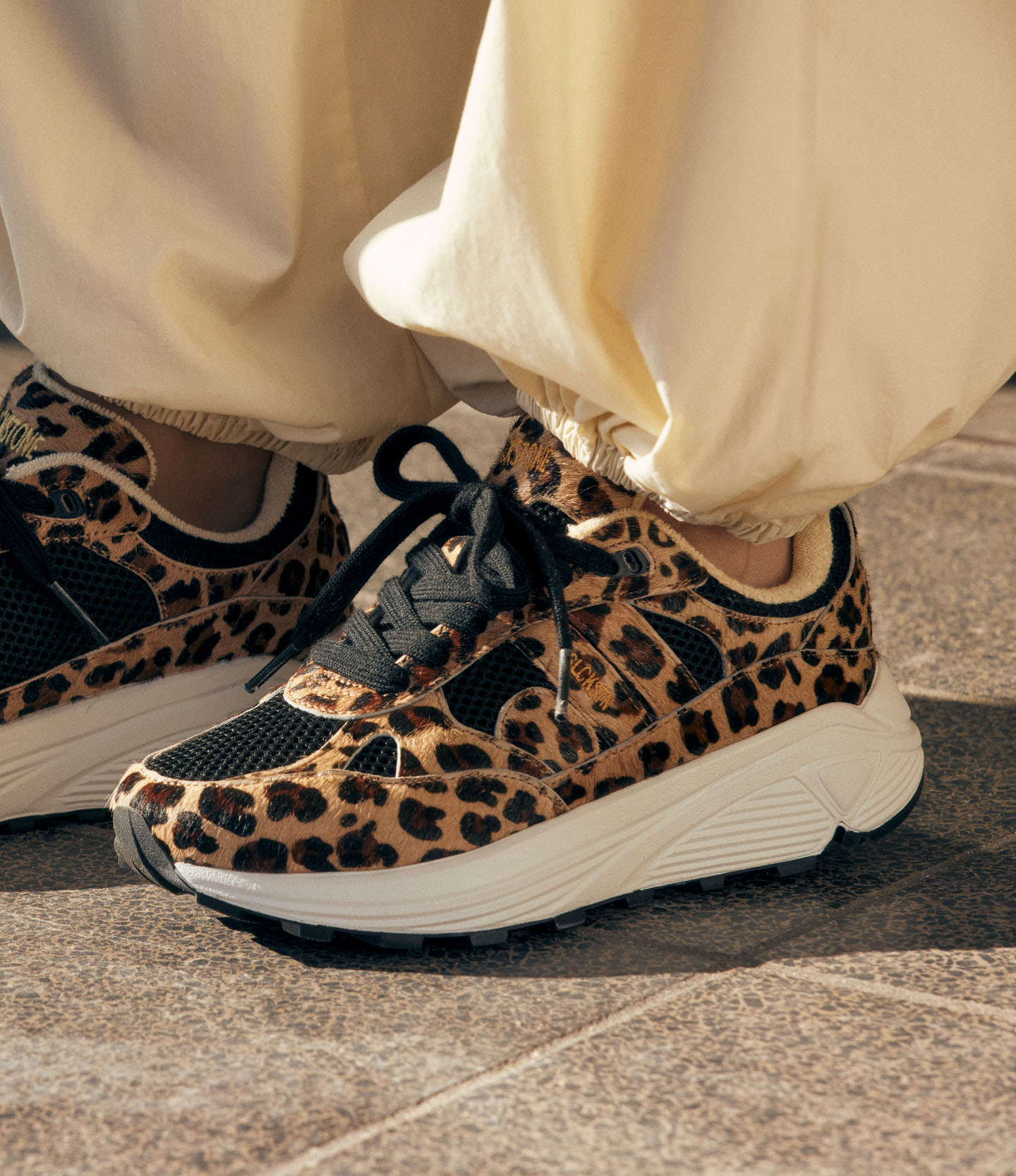 V-RILEY - GL781 Leopard - Runner Sneaker