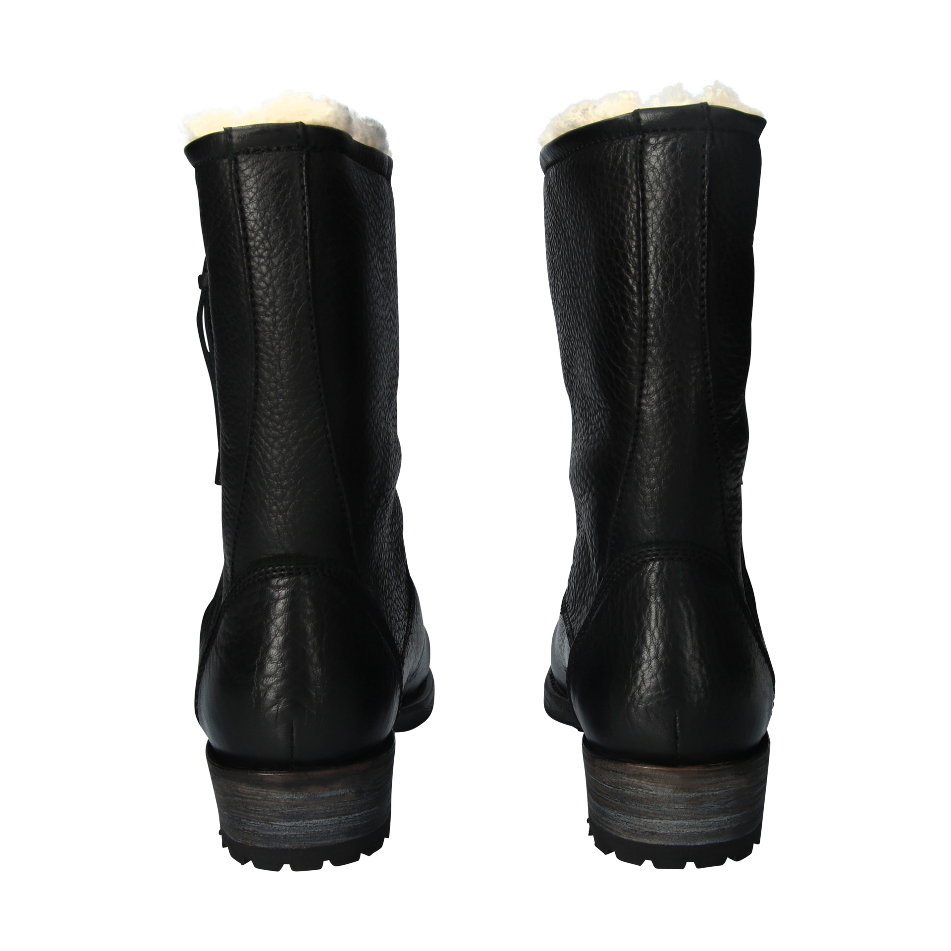 EW74.BLK_packshot_4.4ff4487f