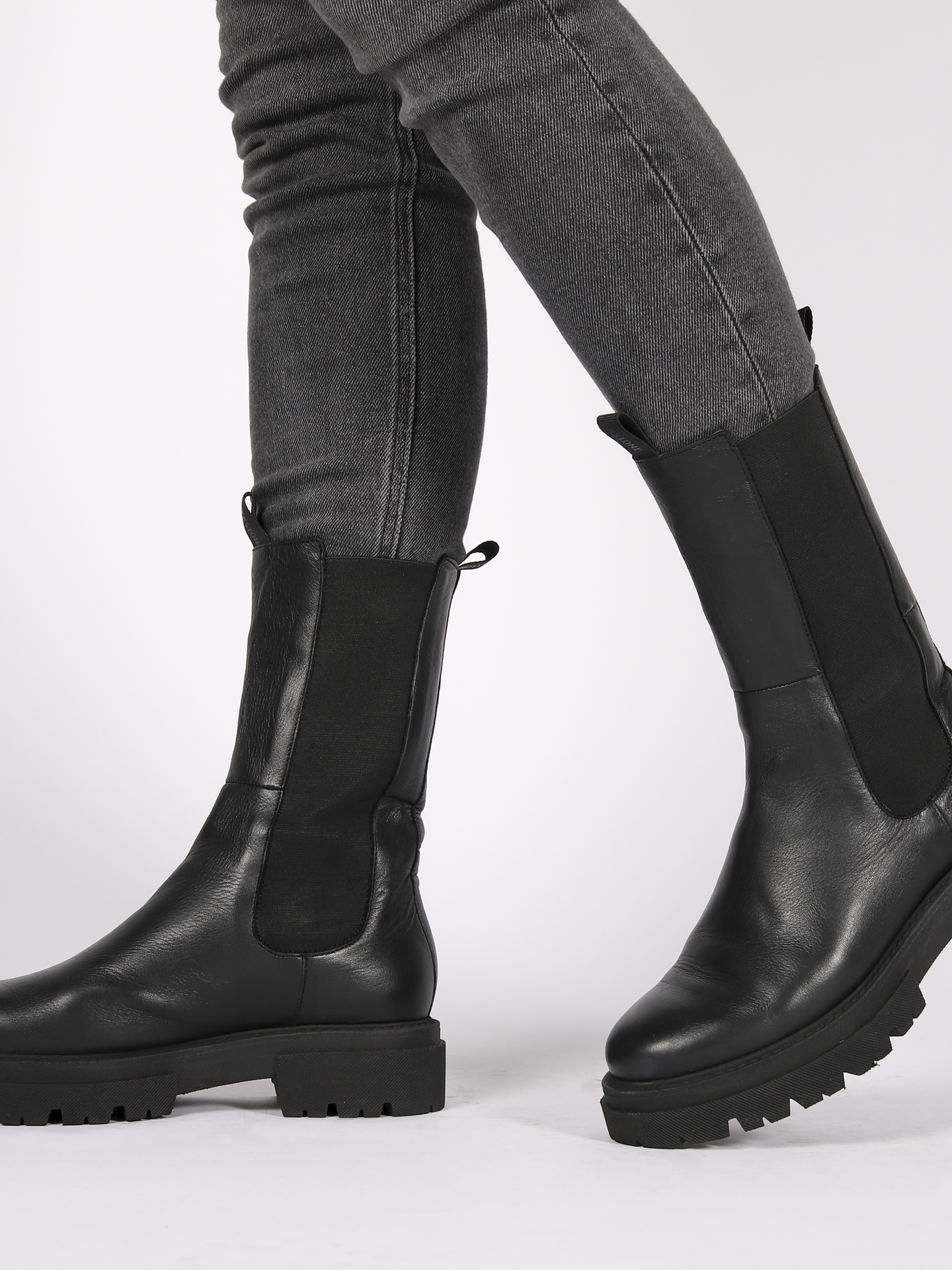 Blackstone Smilla High UL93 Black Chelsea boots