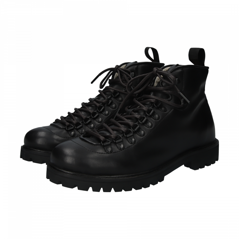 UG44.BLK_packshot_3.f18fabbe