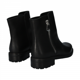 QL04.BLK_packshot_5.01bfed23