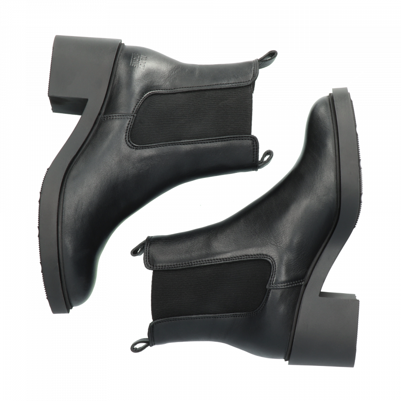 YL74.BLK_packshot_6.3556a55e