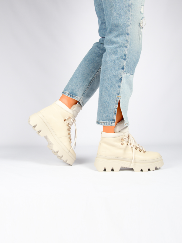 Blackstone SAGA AL405 Almond milk Lace-ups
