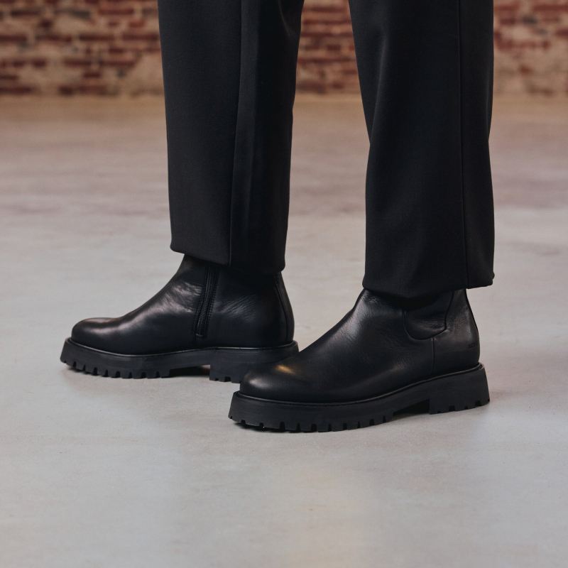 MICA GRY CL462 Black Chelsea boots