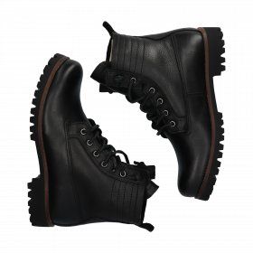IL62.BLK_packshot_6.b1f59daa