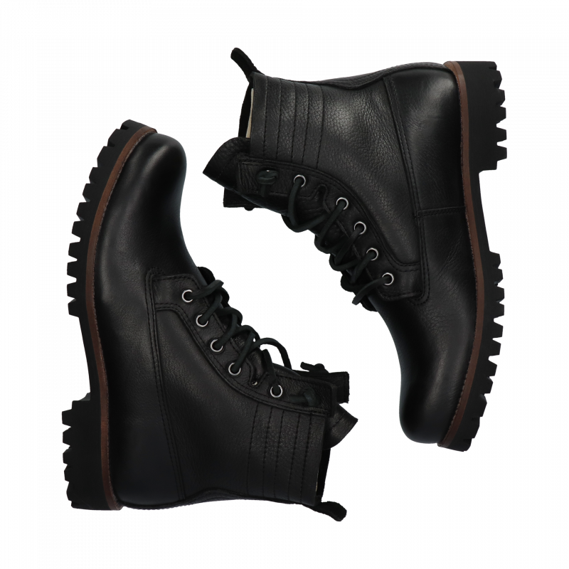 IL62.BLK_packshot_6.b1f59daa